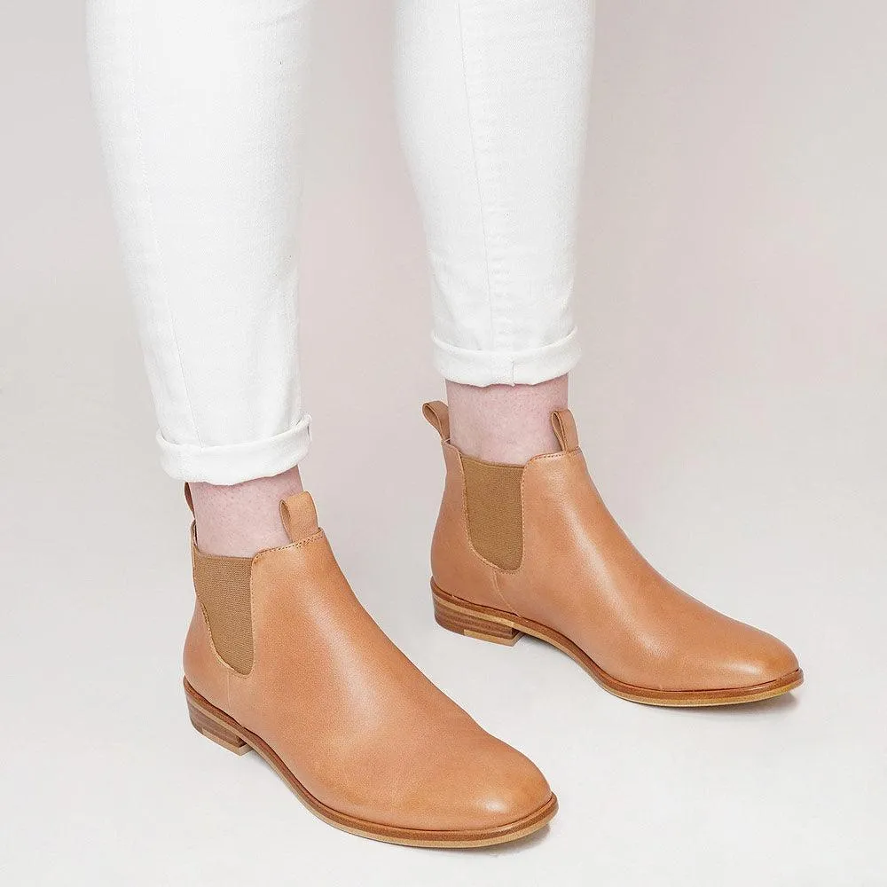 Wander Tan Leather Chelsea Boots