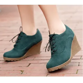 Women round toe lace up short wedge heeled boots